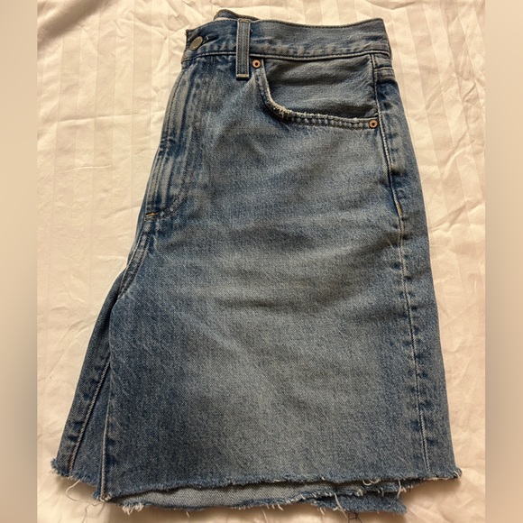 Aritzia Denim Forum BF Loose Mid Thigh Short - Picture 1 of 4